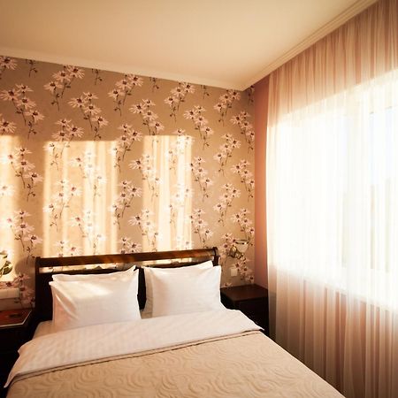 Hotel Harvest à Vinnytsia Extérieur photo